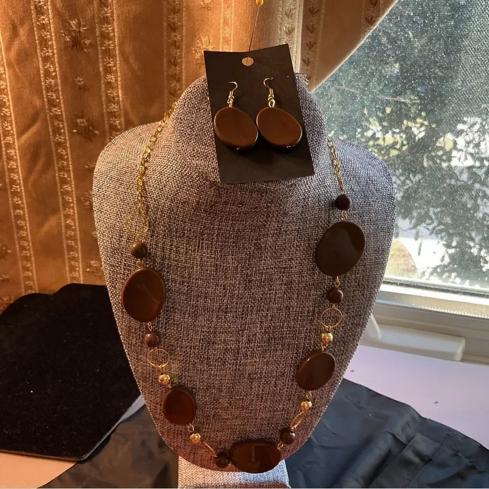 Elegant Brown and Gold Jewelry Set